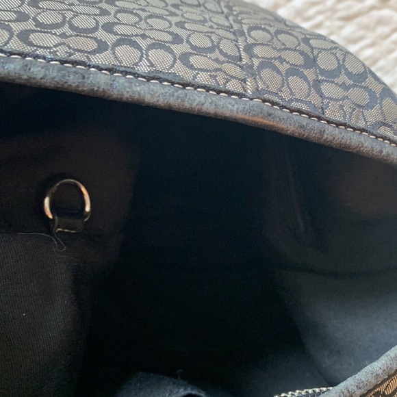 Coach Duffle Signature Canvas Leather Purse. - Picture 7 of 7